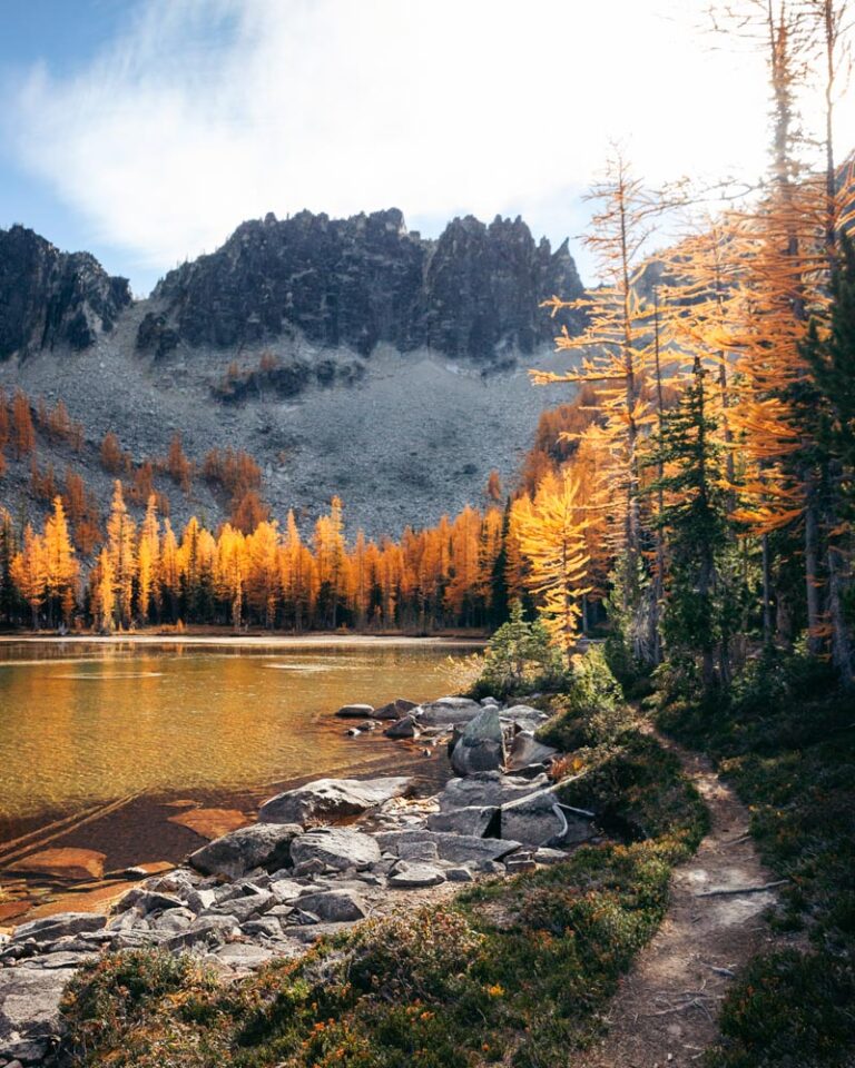 Loop Lake The Ultimate Guide to Washington's Best Fall Hikes (Larch Trails ...